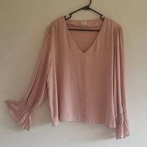 Women's pullover blouse